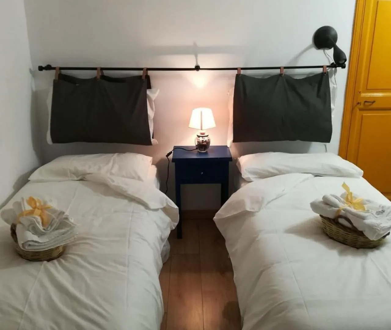 The Yellow House Catania Apartment